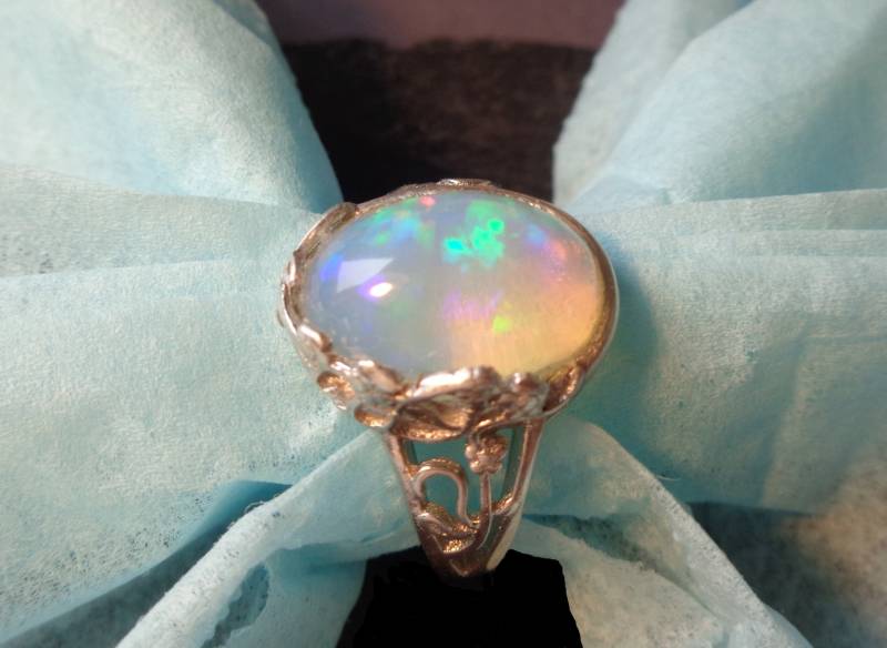 Welo Opal Ring 925 Silber Aaa Edelstein Mit Regenbogen Funkeln Spiritueller Schmuck Geschenk Für Frauen Verlobung, 14 X 10 von AnnaleasFinest