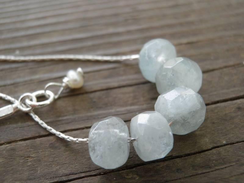 Aquamarin Halskette, Facettierte Rohe Kristall, Blau Sterling Silber Geburtsstein Feminin, Geschenk Für Sie, März Aquamarin Halskette, Facettierte Rohe Kristall, Blau Sterling Silber Geburtsstein Feminin, Geschenk Für Sie, März von AnnalisJewelry