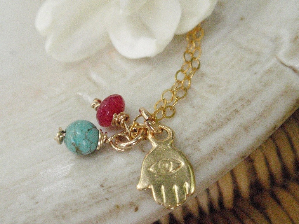 Gold Halskette, Hamsa Rubin Türkis Juli Birthstone Glücksbringer Halskette von AnnalisJewelry