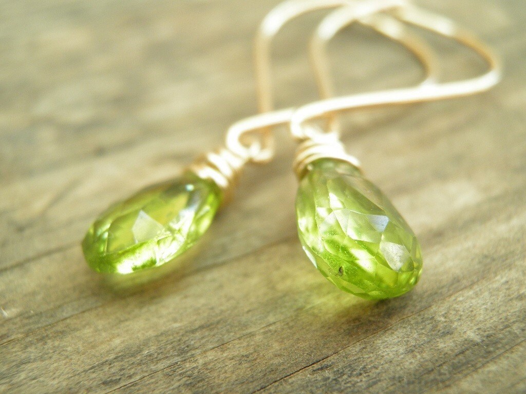 Grobe Schnitt Peridot Ohrringe, Prinzessin Braut Grün 14 K Gold Gefüllt August Birthstone Geschenk Für Sie von AnnalisJewelry