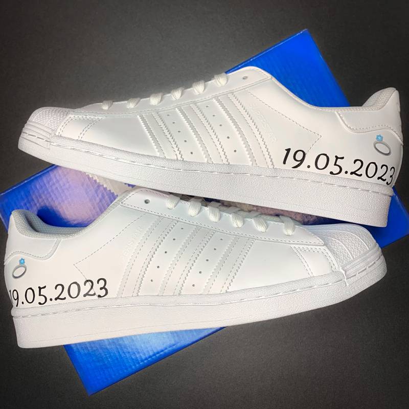 Adidas Superstar Wedding - Custom Sneaker With Date Hand-Painted Shoes Personalized With Engraved Lace Locks von AnnamarieDIY