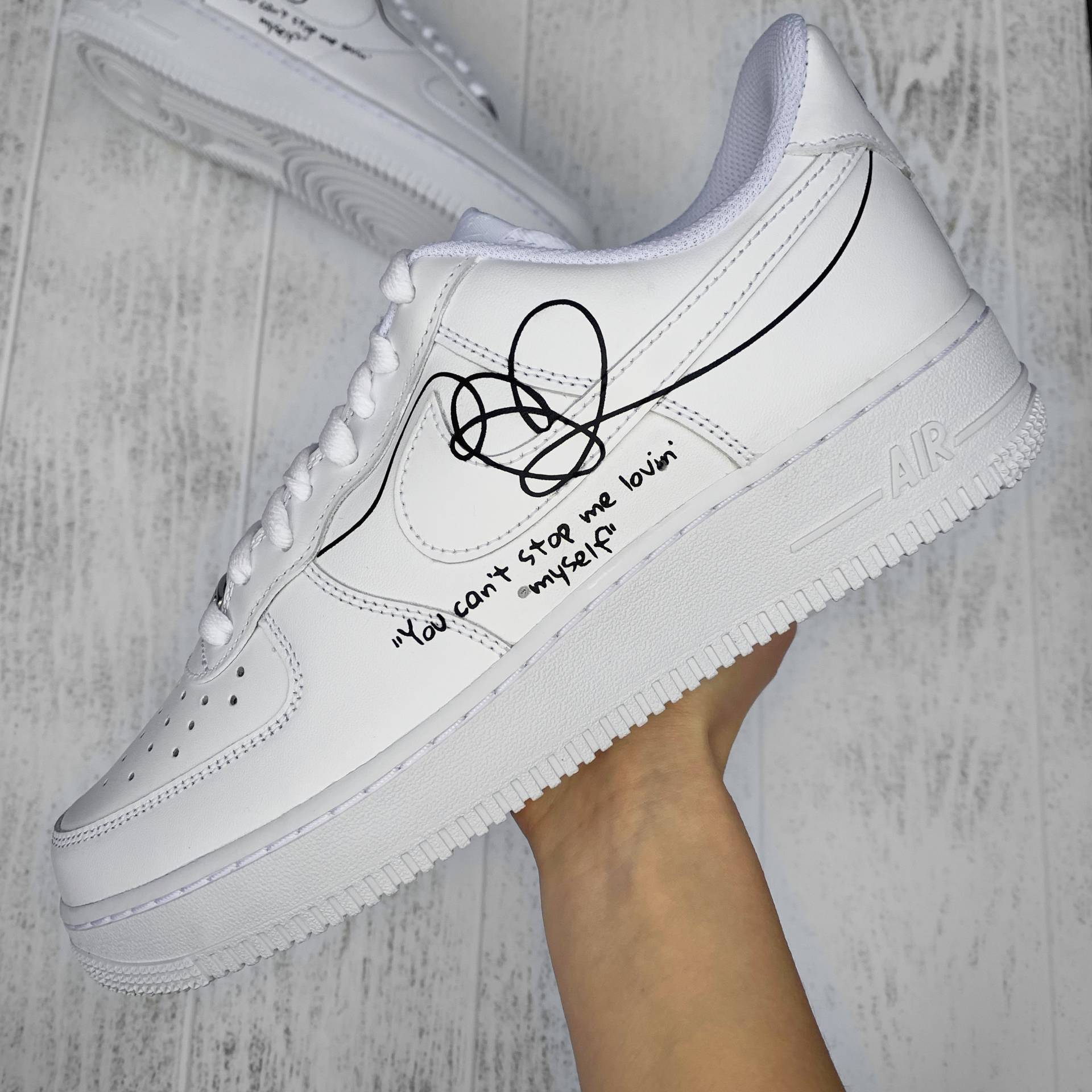 Nike Air Force 1 "Bts" - Custom Sneaker Lineart K-Pop Handpainted Shoes Af1 von AnnamarieDIY