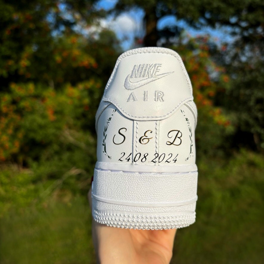 Nike Air Force 1 Wedding - Custom Sneaker With Date Hand Painted Shoes Personalized With Engraved Lace Locks von AnnamarieDIY