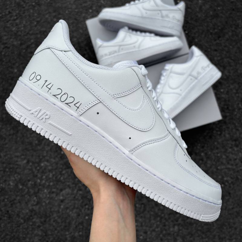 Nike Air Force 1 Wedding - Custom Sneaker With Date & Names Painted Shoes Personalized Engraved Lace Locks von AnnamarieDIY