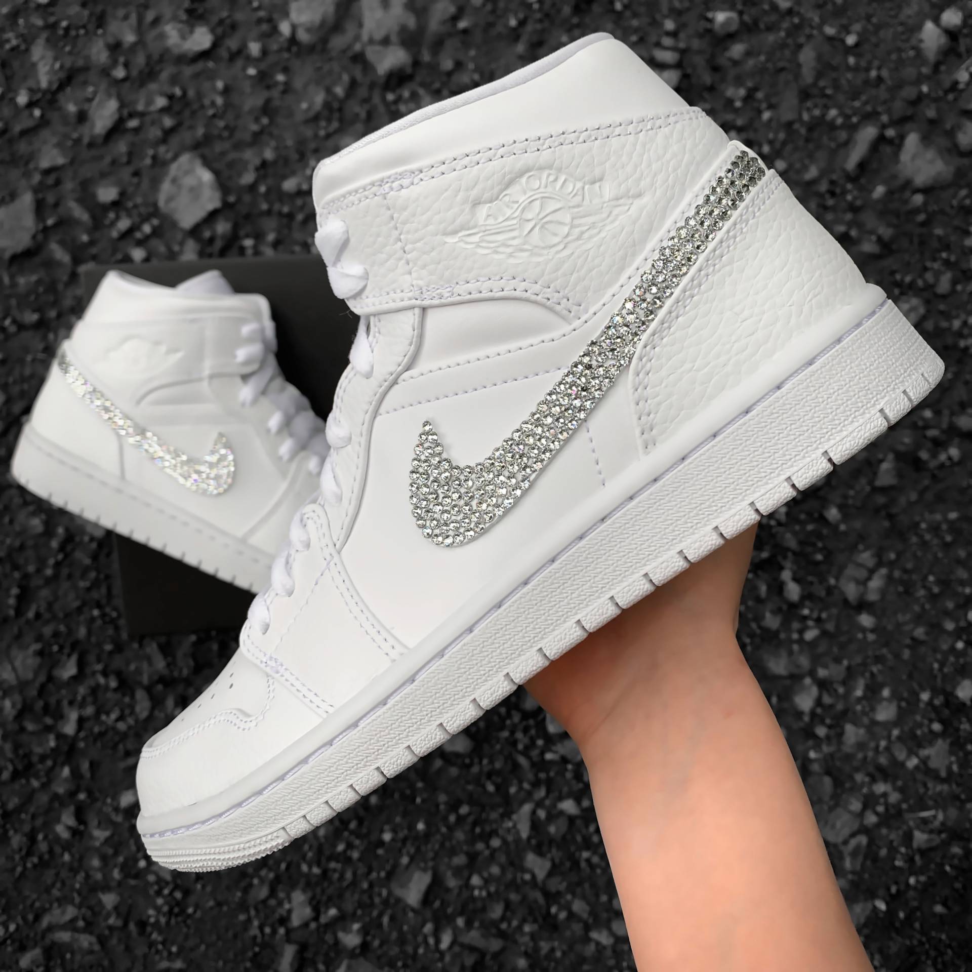 Nike Air Jordan 1 Crystal - Custom Sneaker Shoes With Rhinestones Hand-Painted Shoes Aj1 Serenity Crystals von AnnamarieDIY