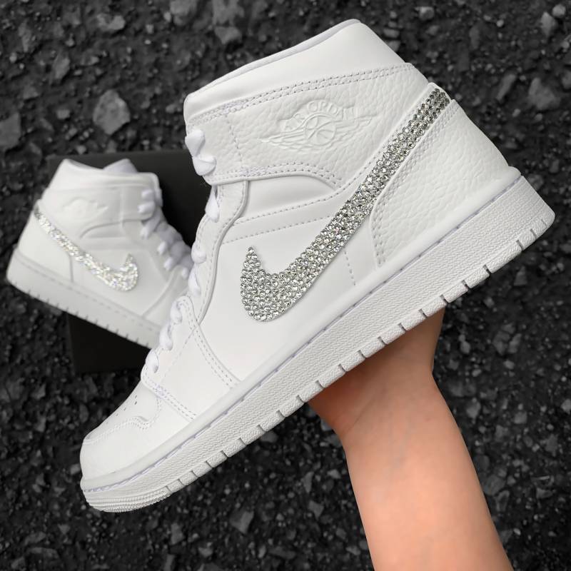 Nike Air Jordan 1 Crystal - Custom Sneaker Shoes With Rhinestones Hand-Painted Shoes Aj1 Serenity Crystals von AnnamarieDIY