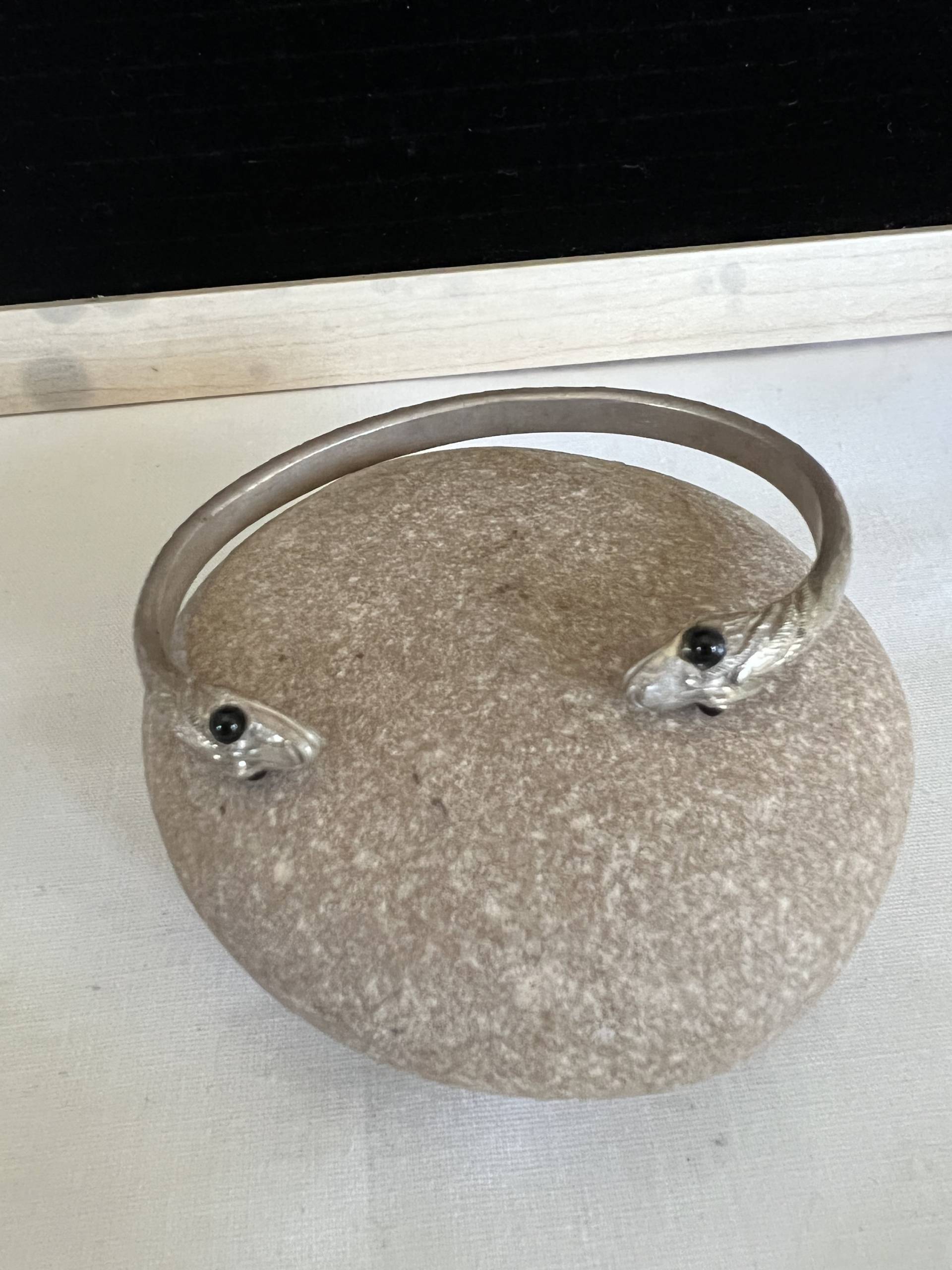 Vintage Handgemachte Massive 925 Sterling Silber Schlange | Naga Armband/Armreif Vintage Handgemachte Massive 925 Sterling Silber Schlange | Naga Armband/Armreif von AnnapurnaArtsByAna