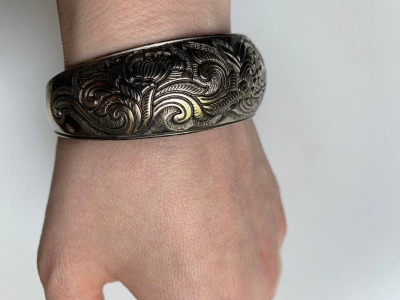 Vintage Südwestlichen Stil Graviert Silber Manschette Armband Vintage Südwestlichen Stil Graviert Silber Manschette Armband von AnnapurnaVintage