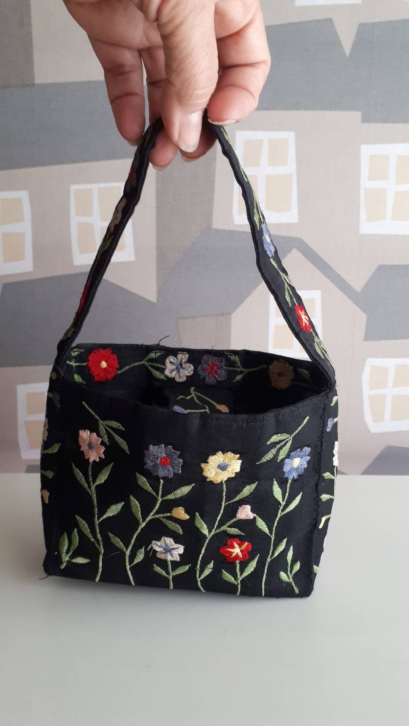 Vintage Rohseide Tasche Bestickt Handgemachte Florale Abendtasche von Annas7Closet