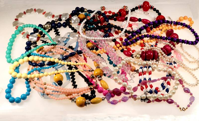 30 Stück Sortiment Vintage Halsketten 1970Er Bis 1990Er Jahre von AnnasAtticSupplies