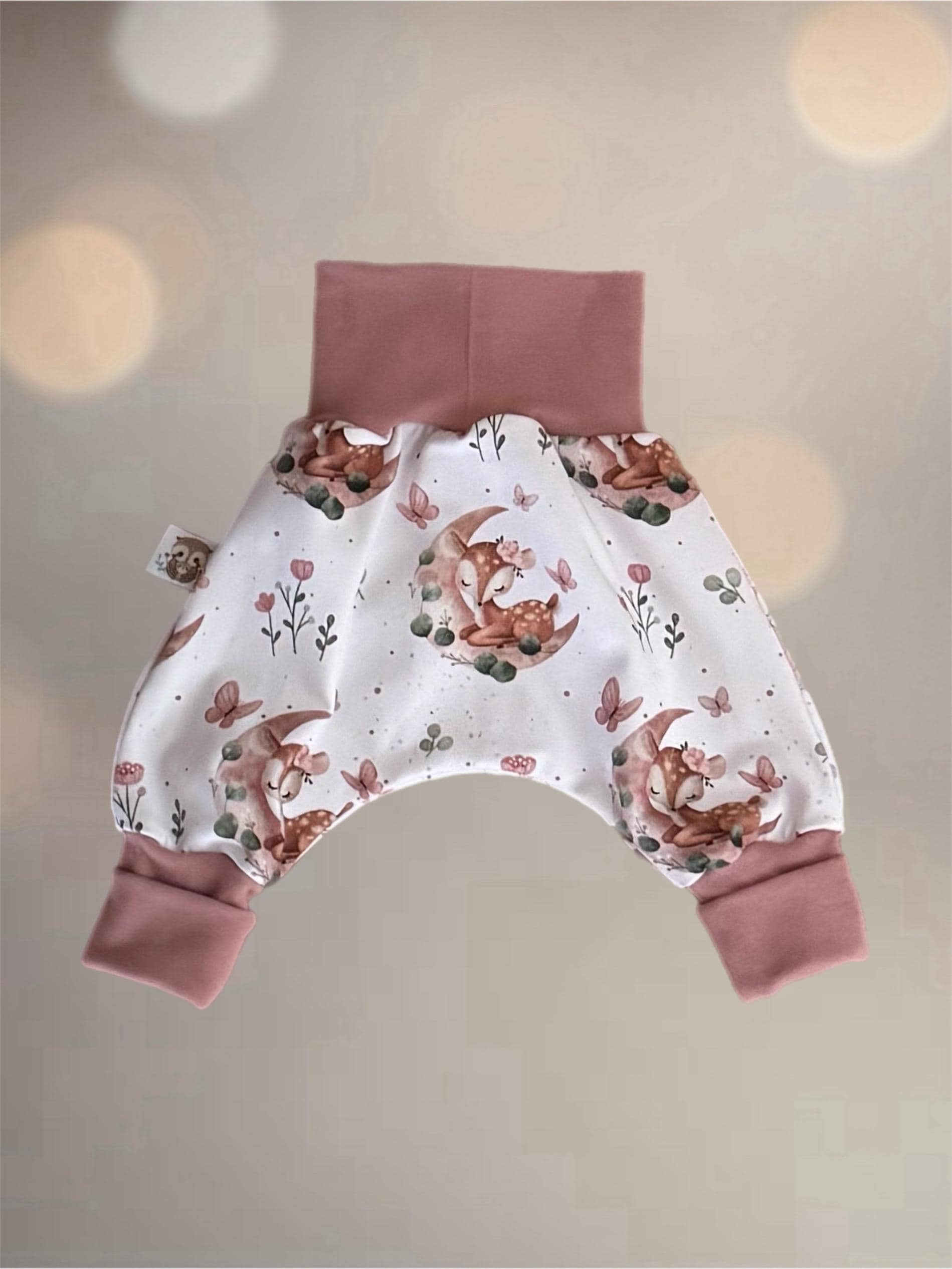 Baby Outfit Set Mit Reh & Mond Pumphose, Halstuch, Knoten-Mütze Und Haarband | Handgemacht, Gemütlich Liebevoll Gefertigt von AnnasFadenliebe