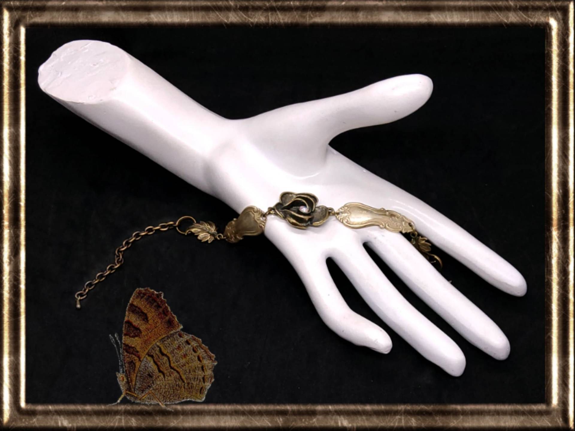 Handgemachtes Florales Verstellbares Bronze Löffel Armband Mit Swarovski Ab Kristall von AnnasHaberdashery