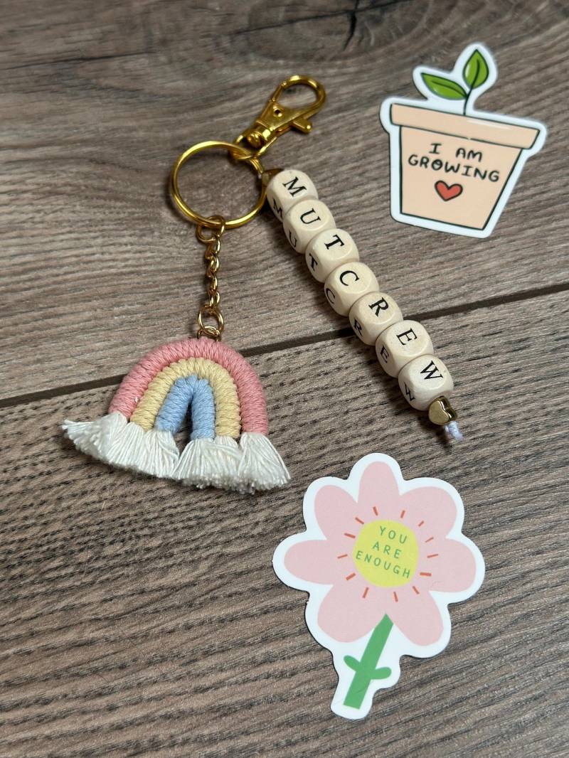 Schlüsselanhänger Regenbogen „Mutcrew" Geschenk Mutmacher| Kleine Aufmerksamkeit | Glücksbringer Für Freundin| Prüfung von AnnasLeben