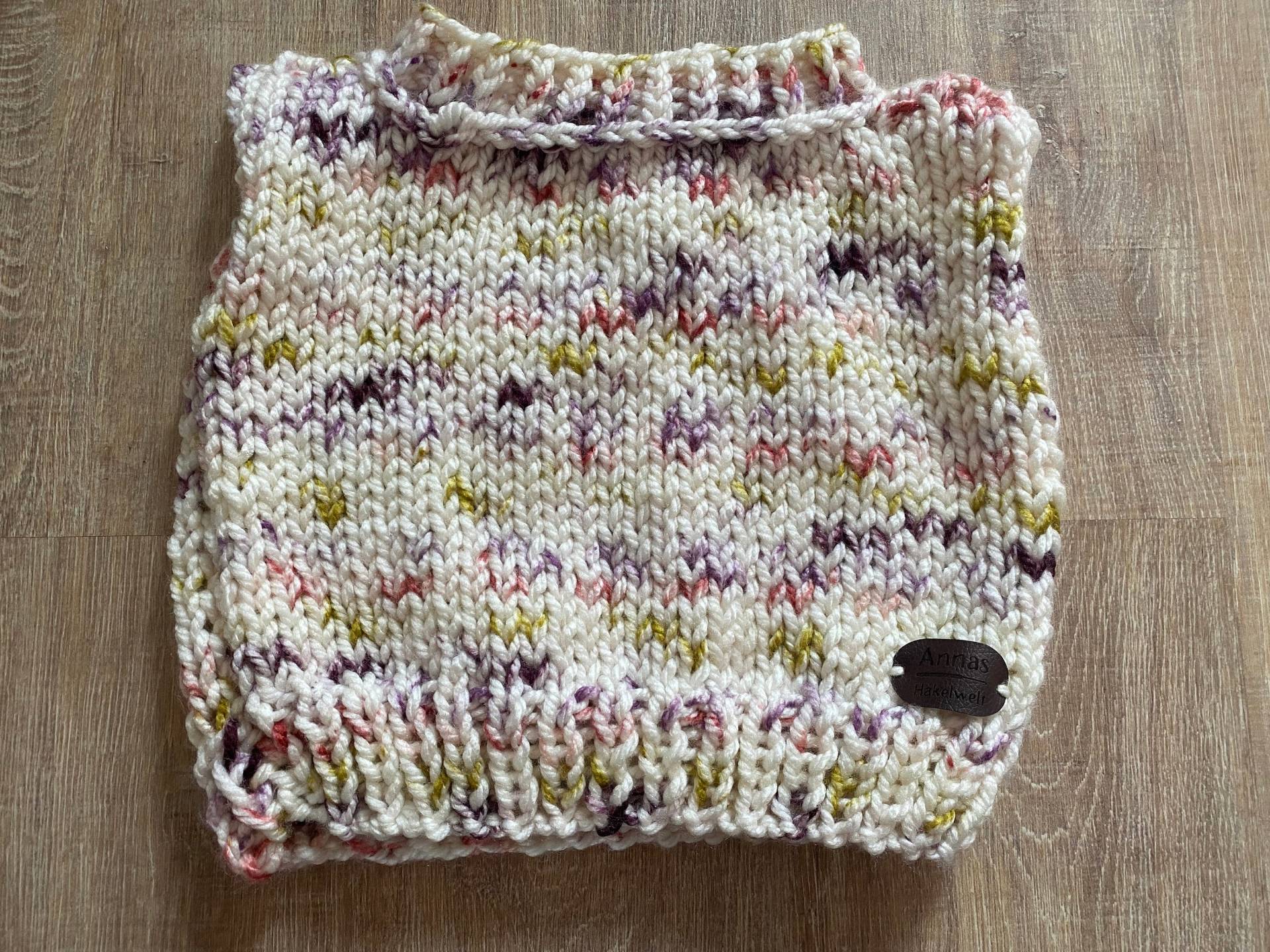 Gestrickte Weste, Größe 128 von Annashaekelwelt
