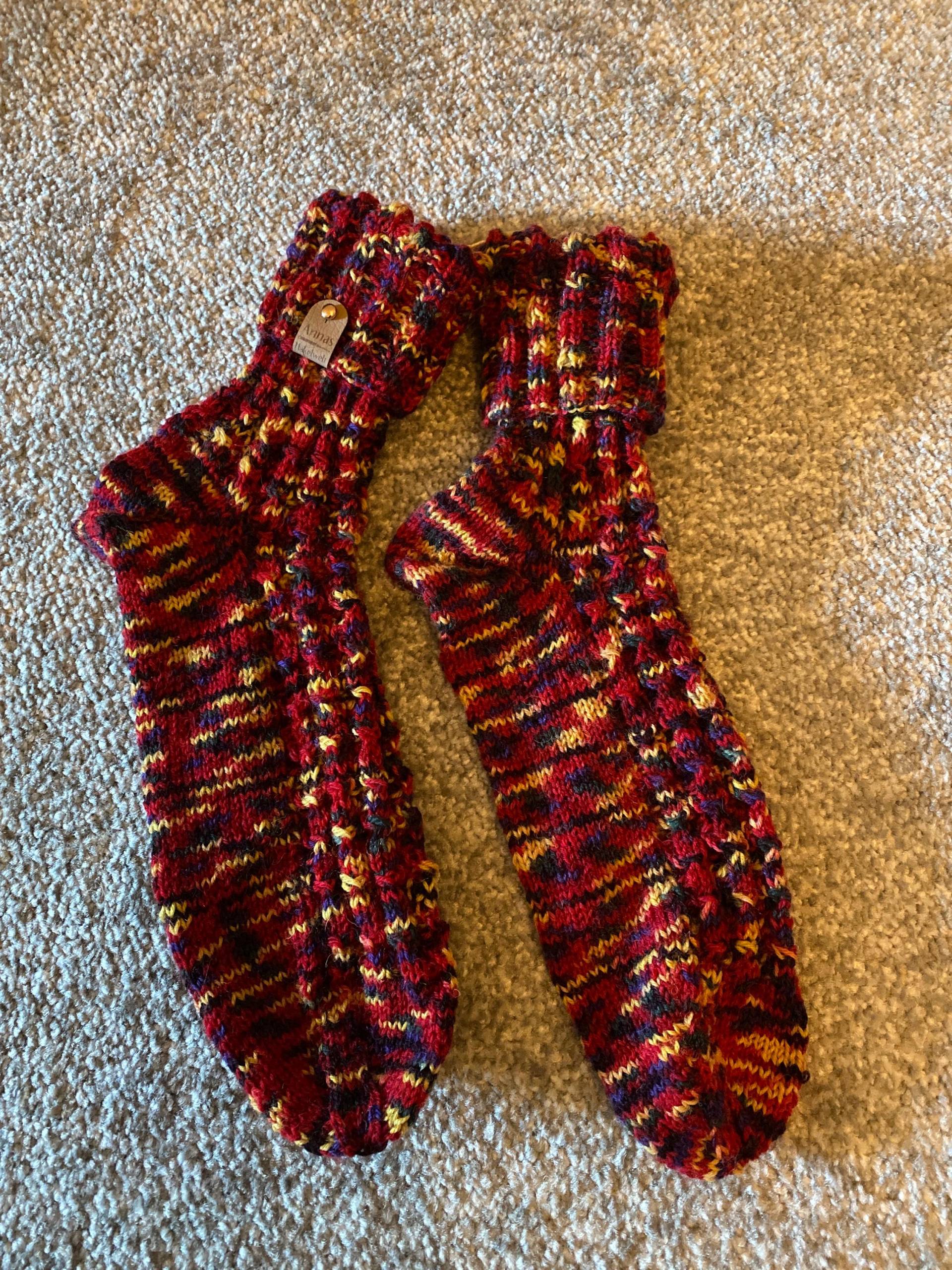 Handgestrickte Socken, Größe 40-41 von Annashaekelwelt