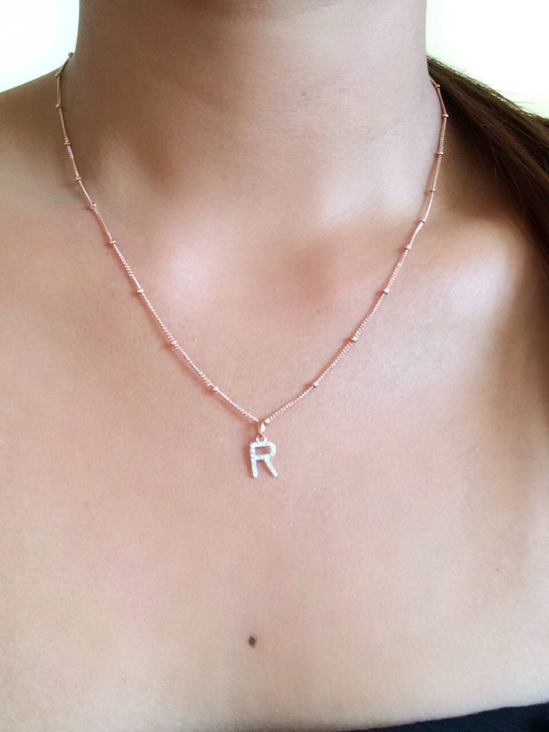 14K Gold Diamant Initial Halskette, Buchstabe Charm Pflastern Charme von AnneAndAdriana