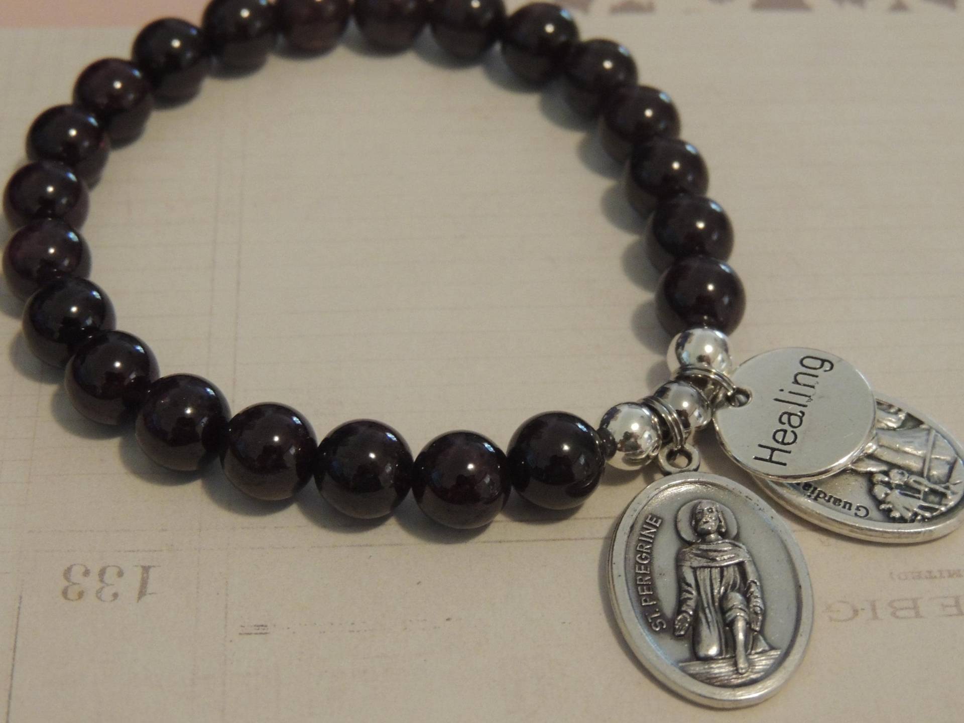 st Peregrine Granat Armband Heilender Engel Charm, Krebs Unterstützung st Peregrine Granat Armband Heilender Engel Charm, Krebs Unterstützung von AnneGaleJewels