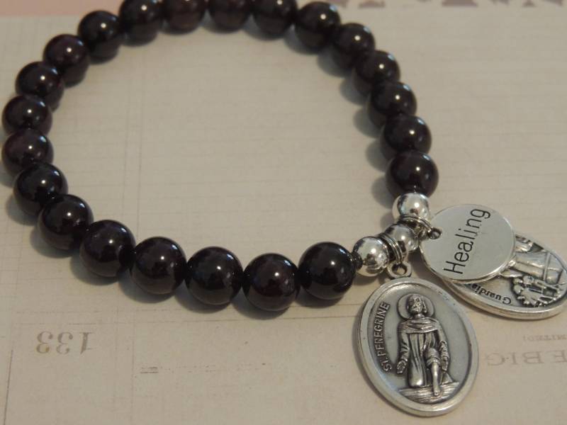 st Peregrine Granat Armband Heilender Engel Charm, Krebs Unterstützung st Peregrine Granat Armband Heilender Engel Charm, Krebs Unterstützung von AnneGaleJewels