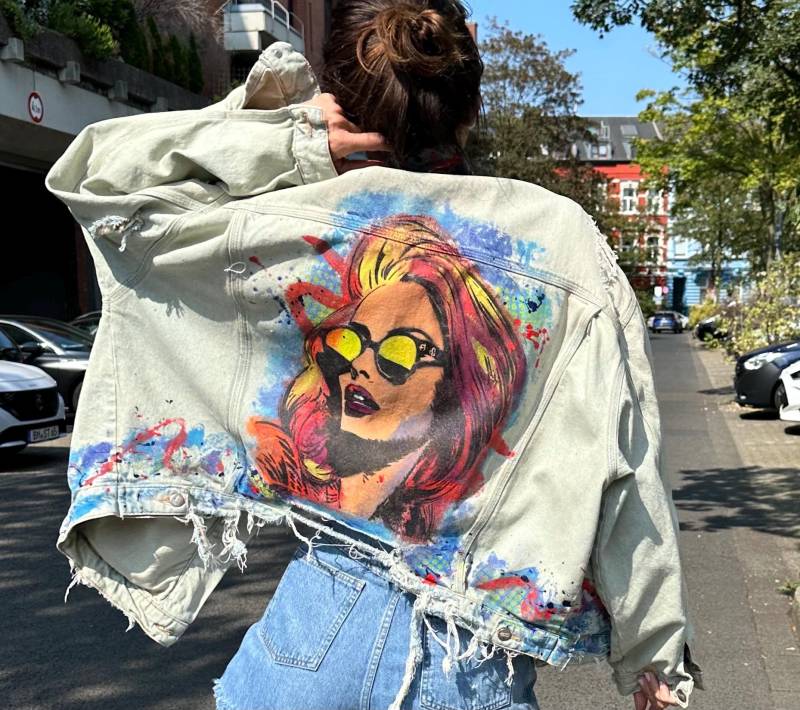 Customized Hand Painted Distressed Oversized Denim Blue Jacket With A Motif Made in Pop Art Retro Comics Technique von AnneGraceArt