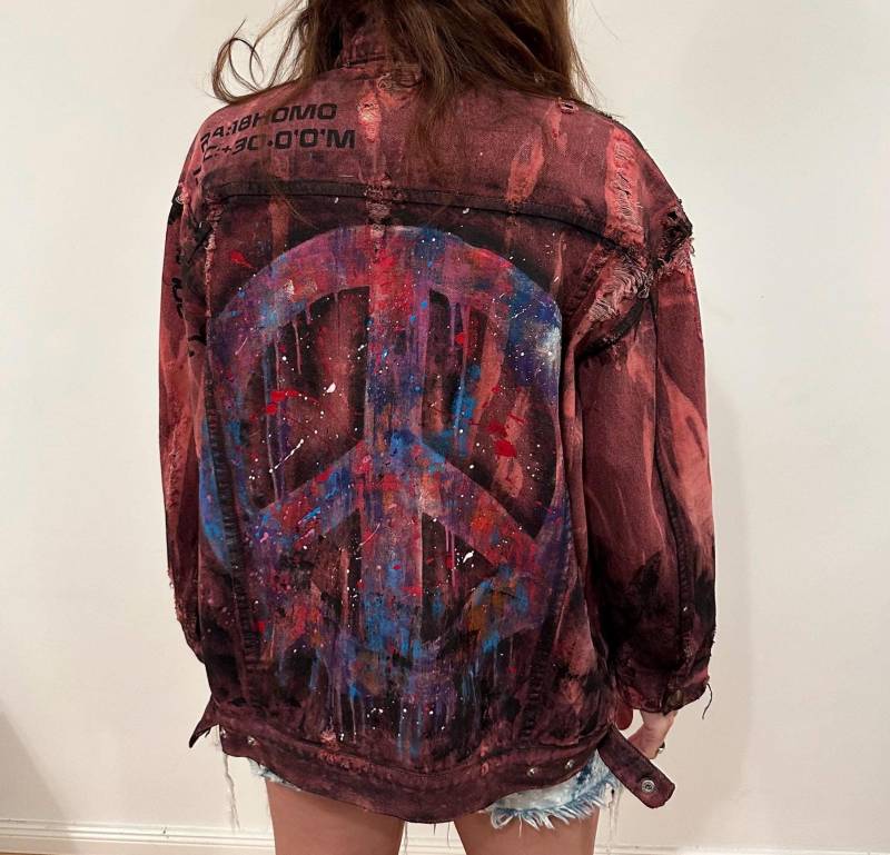 Customized Hand Painted Distressed Oversized Denim Blue Jacket With A Motif Of Large Peace Symbol in Street Art | Graffiti Customized Hand Painted Distressed Oversized Denim Blue Jacket With A Motif Of Large Peace Symbol in Street Art | Graffiti von AnneGraceArt