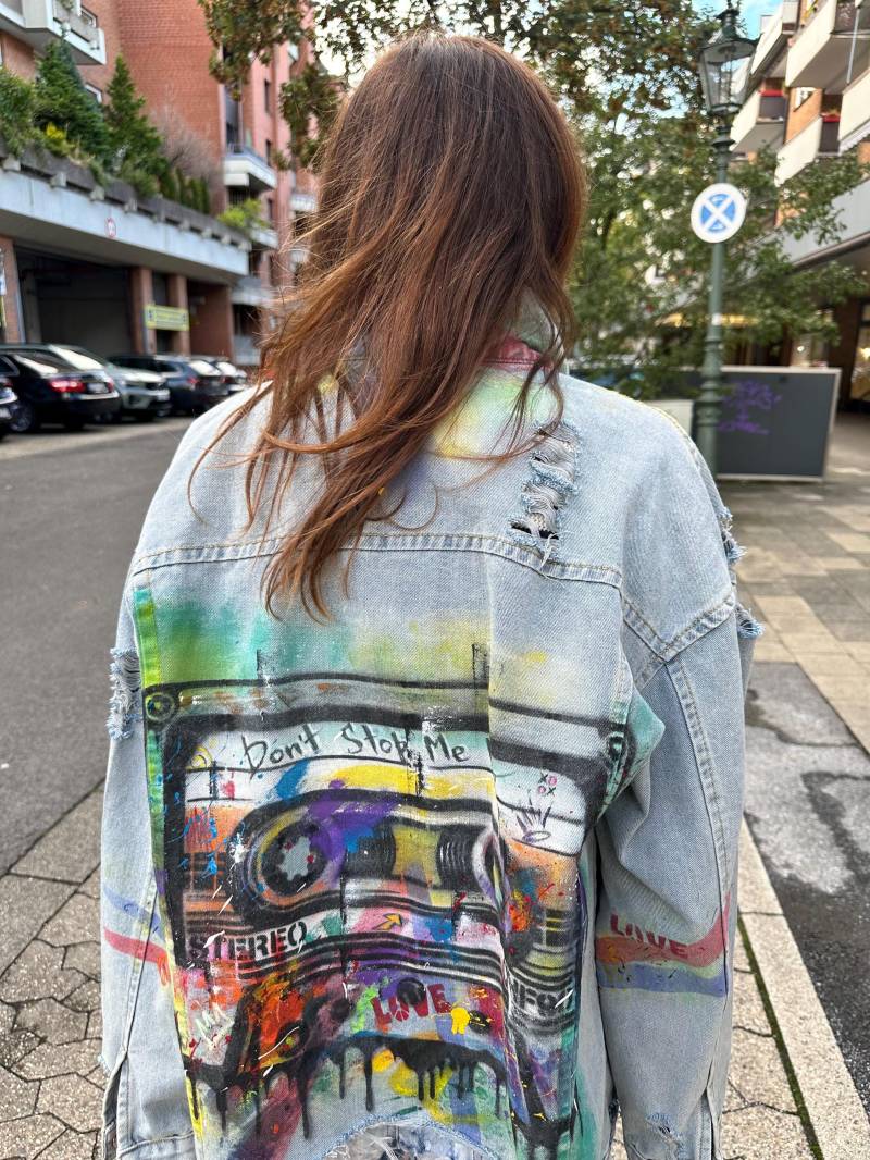 Customized Hand Painted Distressed Oversized Denim Blue Jacket With A Motif Of Large Retro Tape Cassette in Street Art | Graffiti Technique von AnneGraceArt