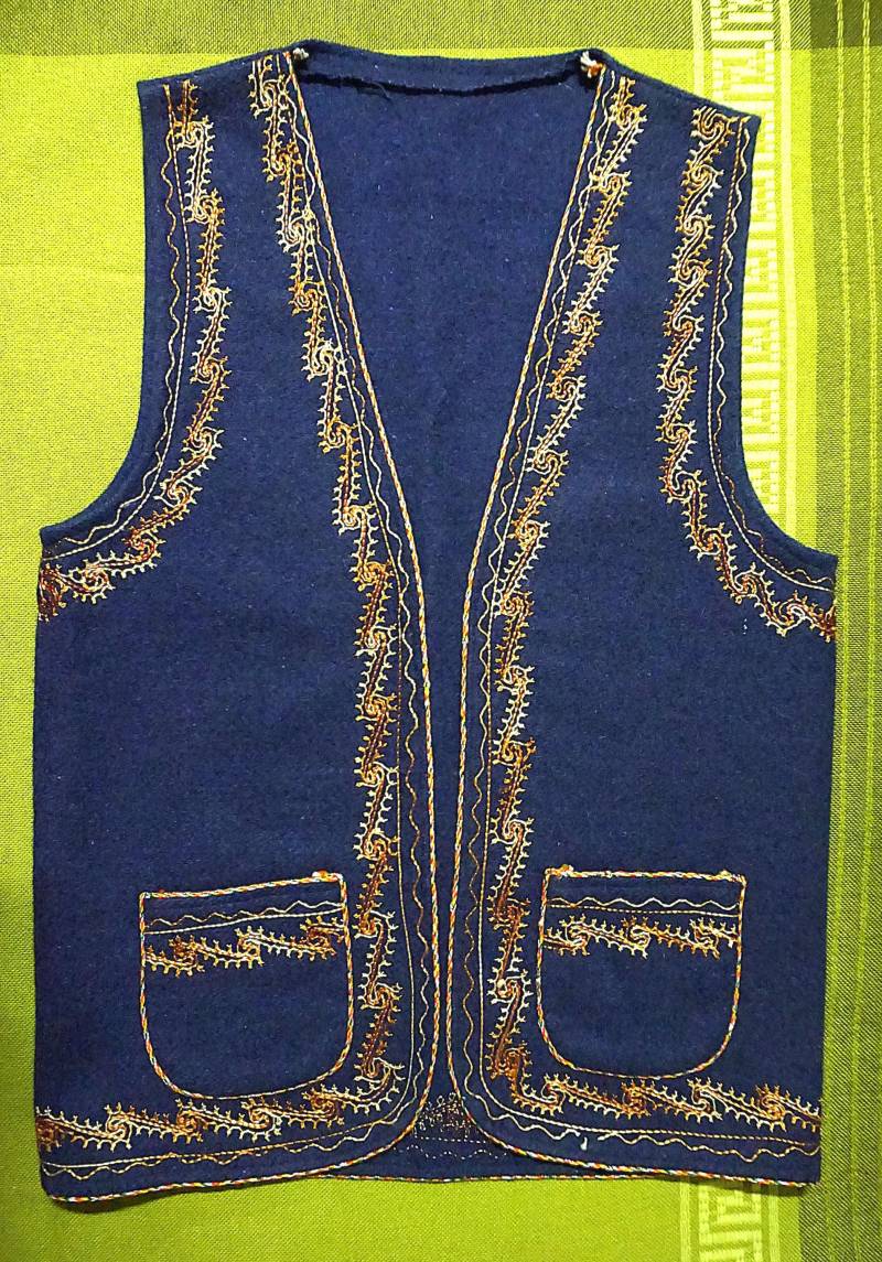 Bestickte Blaue Filzweste - Handgemachte Vintage Weste Unisex Pre-Loved Bestickte Blaue Filzweste - Handgemachte Vintage Weste Unisex Pre-Loved von AnneMadeAustralia