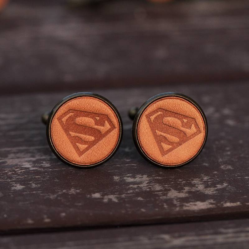 Herren Manschettenknöpfe - Personalisierte Superheld Hochzeit von AnneSoye