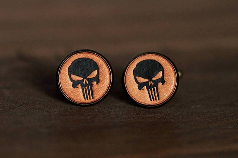 Herren Manschettenknöpfe - Vintage Style The Punisher Symbol Design Mit Geschenkbox von AnneSoye