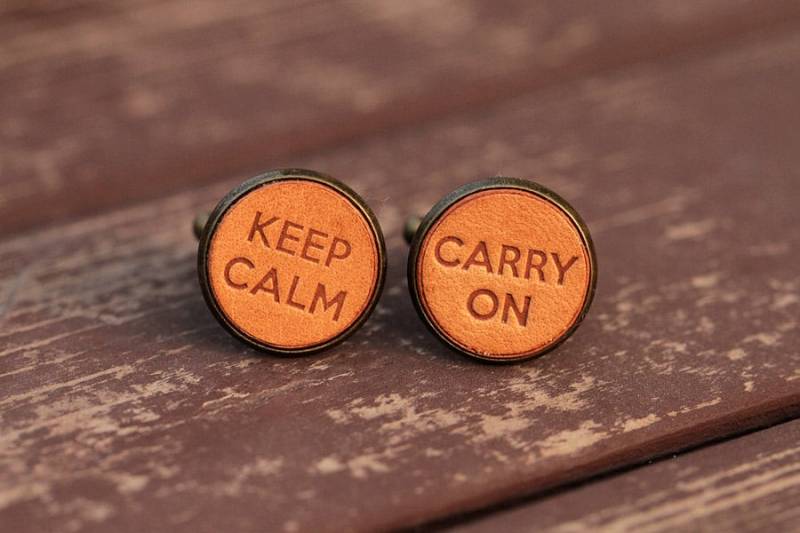 Herren Manschettenknöpfe - Vintage-stil-Manschettenknöpfe Keep Calm & Carry Auf Mit Geschenk-Box von AnneSoye