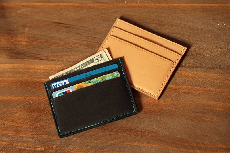 Kartenetui Aus 100% Handgenähtem Pflanzlich Gegerbtem Leder von AnneSoye