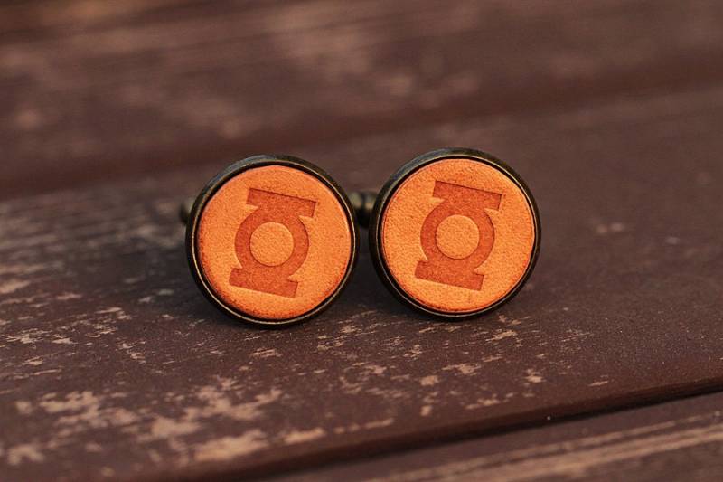 Vintage Style Herren Manschettenknöpfe - Personalisierte Superhelden Hochzeit von AnneSoye