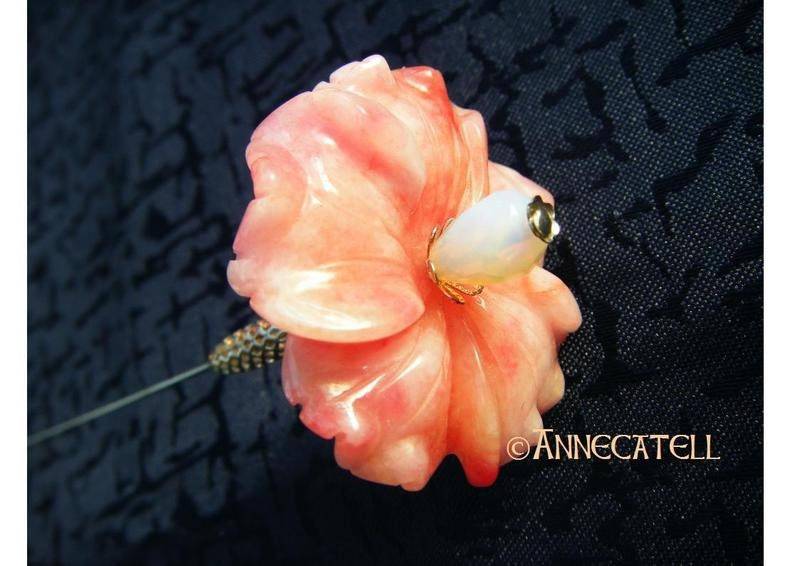 Hutnadel Mit Jade-Blüte Und Opalit von AnnecatellDesign