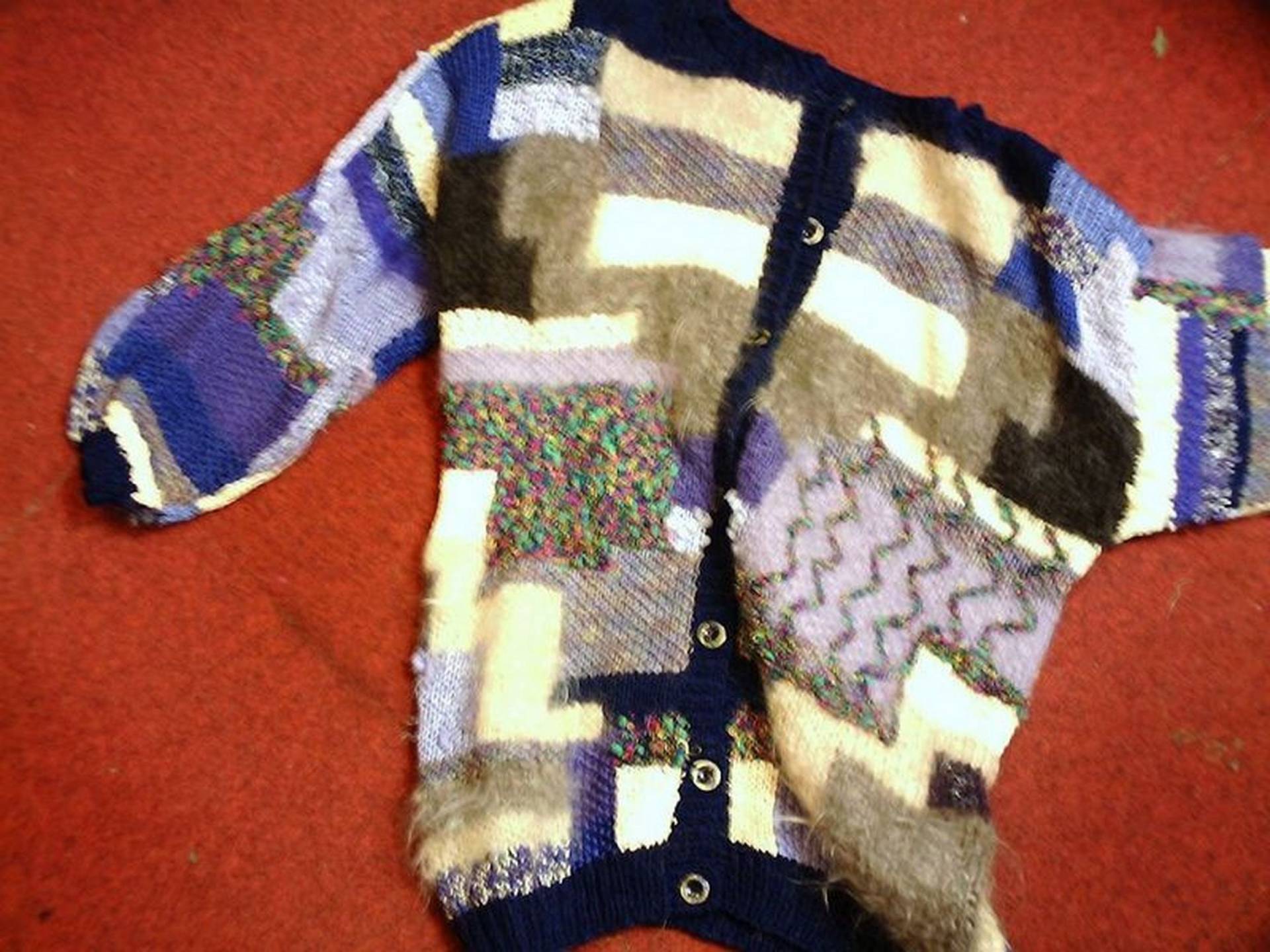 Handgefertigt, Strickjacke, Cardigan, Rustikal, Material - Mix, -Lila/ Braun/ Gelb/ Bunt, On Size Big, Unikat, Vintage - Wolle Handgefertigt, Strickjacke, Cardigan, Rustikal, Material - Mix, -Lila/ Braun/ Gelb/ Bunt, On Size Big, Unikat, Vintage - Wolle von Annehats