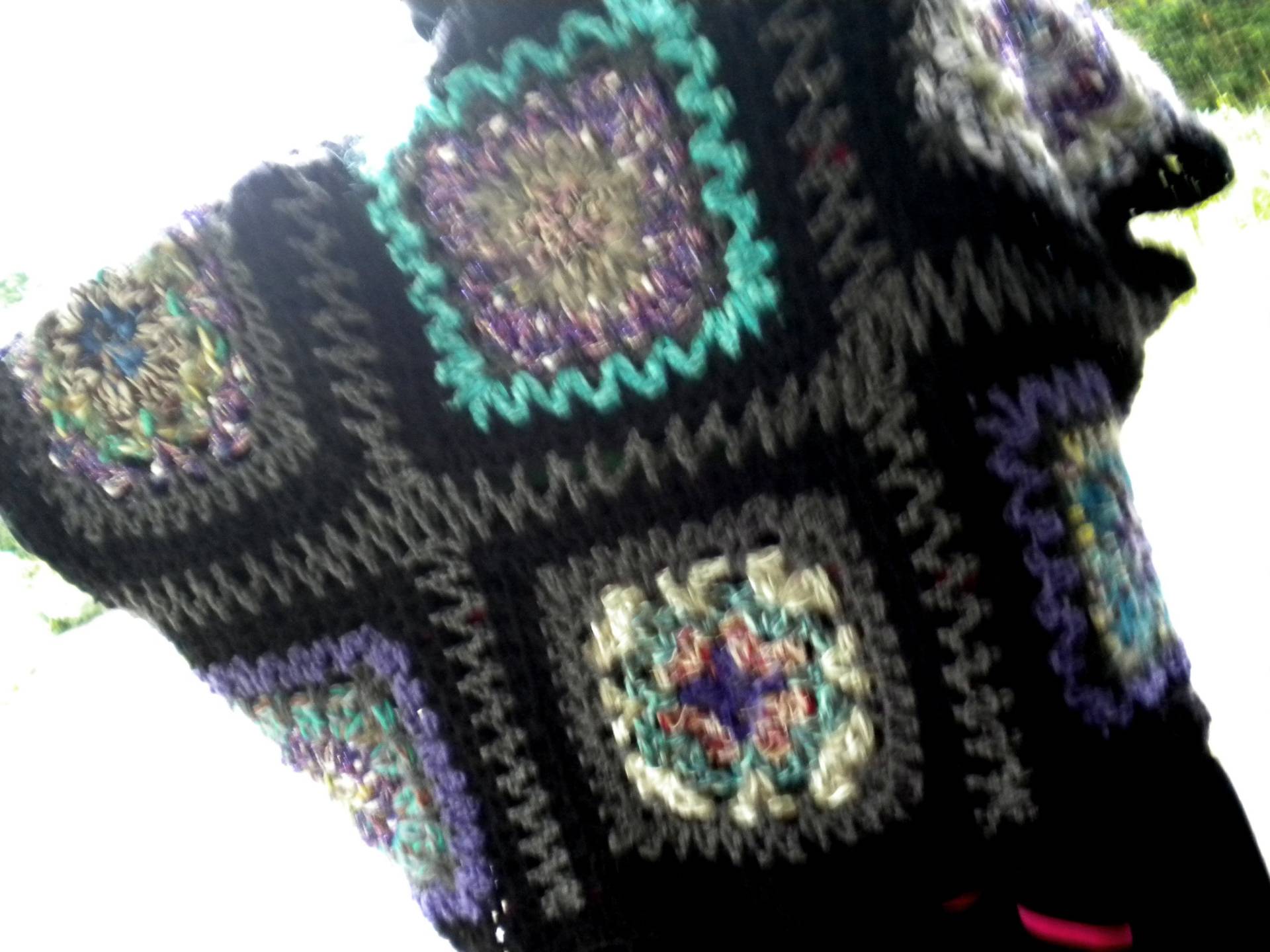 Handgefertigt, Poncho, Lässiger Überwurf, Häkelweste, Granny Square, Patchwork, Hippie - Look, Ärmelstola, Schwarz-Grau-Türkis-Lila, One Size von Annehats