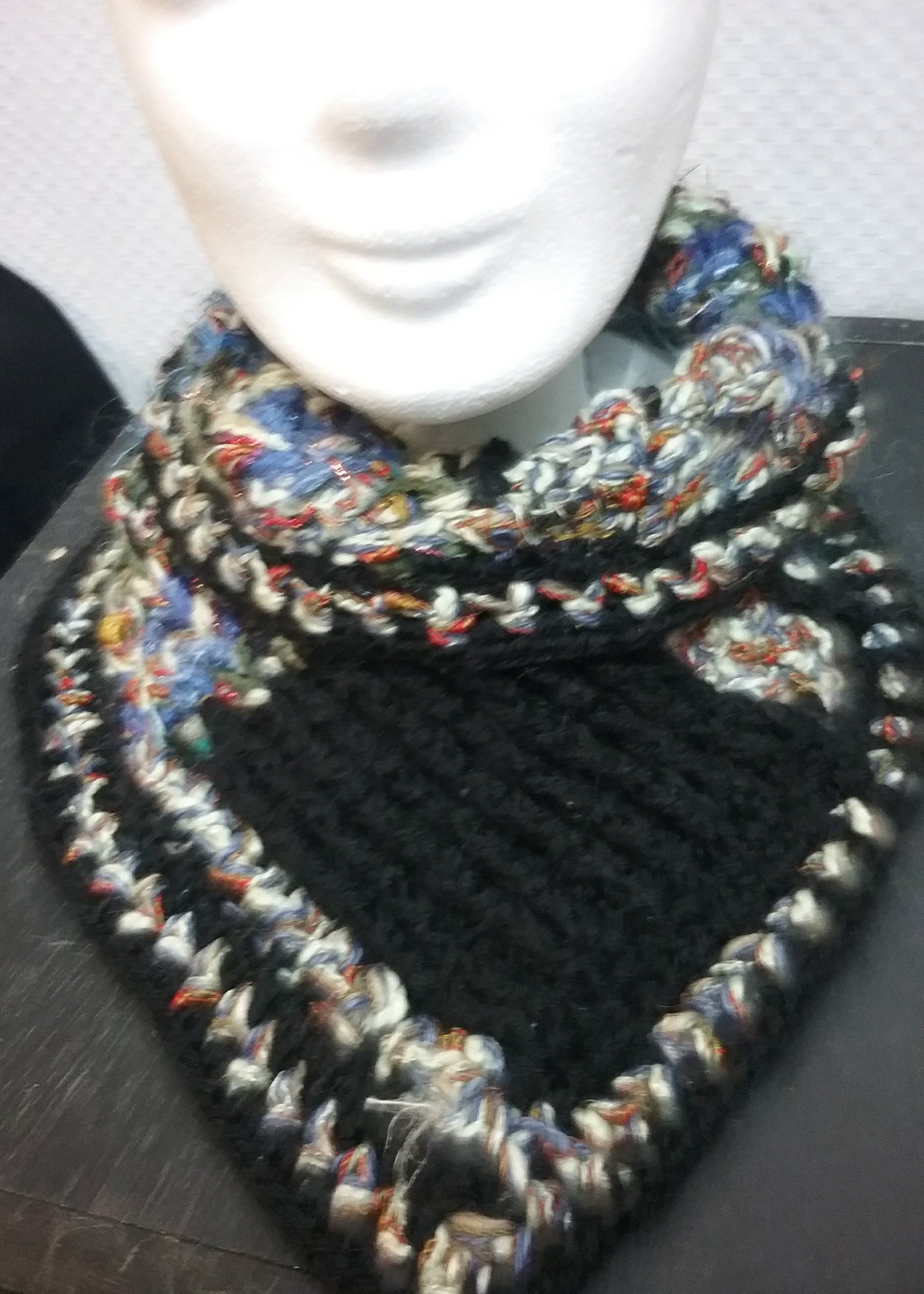 Handgefertigt, Rollkragen, Multifunktion, Turtle Neck, Schwarz-Blau-Bunt, Materialmix, Tube, Scarf, Halswärmer, Unikat von Annehats
