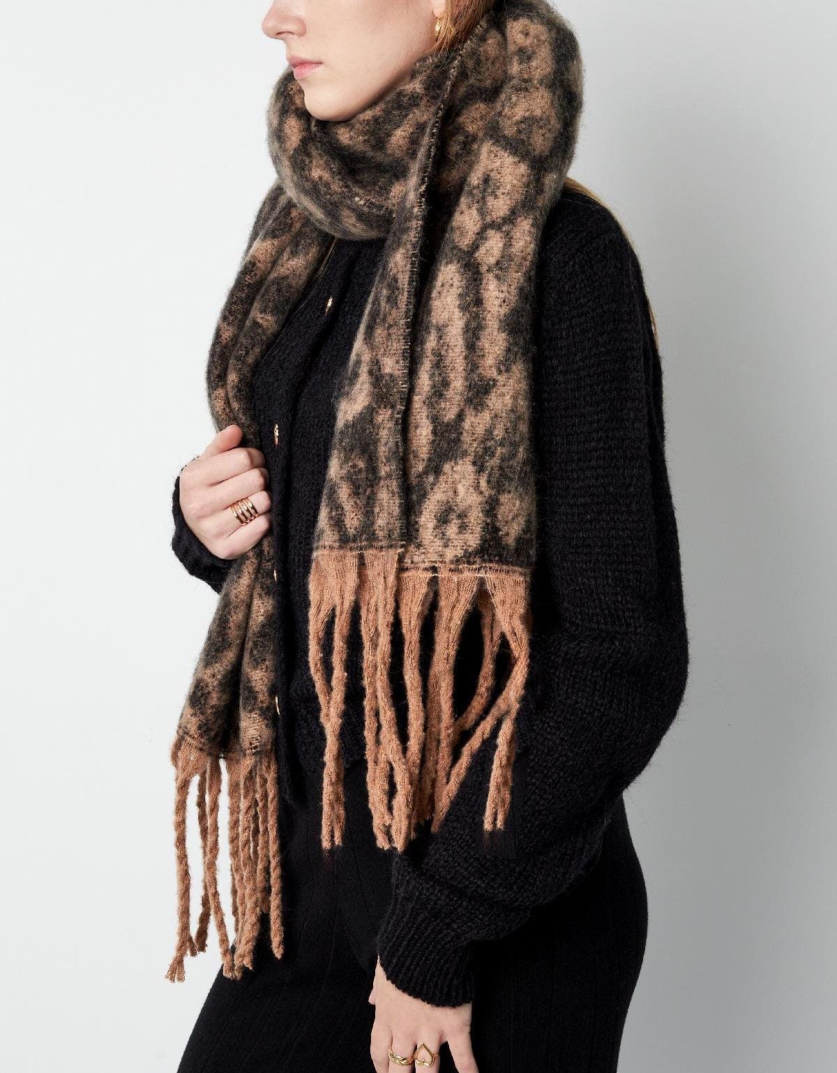 Leo Schal/Leoprint Winterschal Optik von AnnesAccessoires