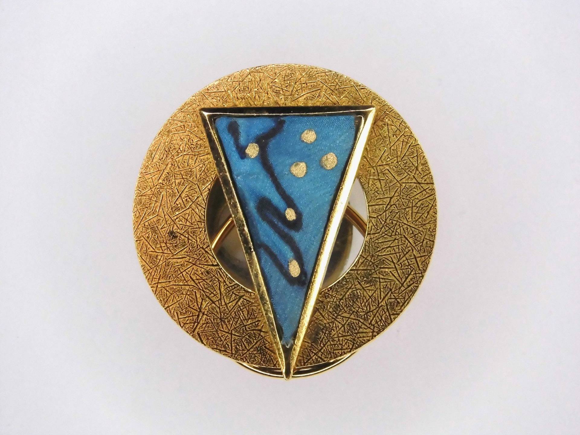 Drei Verschiedene Vintage Schalclips, Krawattenclips, Reversclips, Blusenkragenclips, Goldfarbener Rand, Innen Bemalte Seide Drei Verschiedene Vintage Schalclips, Krawattenclips, Reversclips, Blusenkragenclips, Goldfarbener Rand, Innen Bemalte Seide von AnnesRetroFeeling