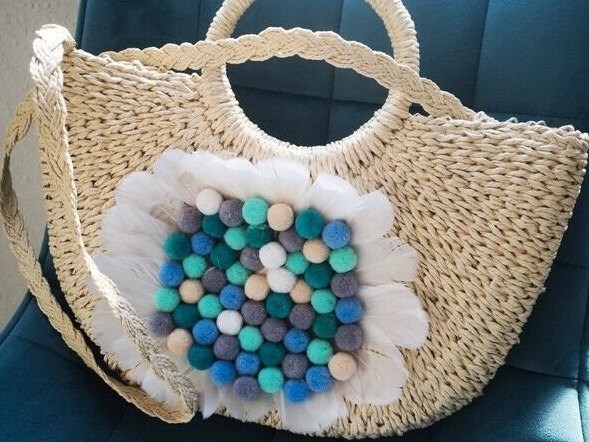 Handmade Shopper Mit Federn Und Pompons Neu Handmade Shopper Mit Federn Und Pompons Neu von AnniBastelbude