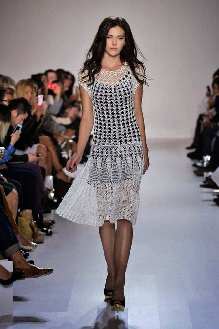 Damen Weißes Kleid, Seidenkleid Gehäkelt, Handgemachtes Häkelkleid/Maßanfertigung von AnnieCrochetFashion