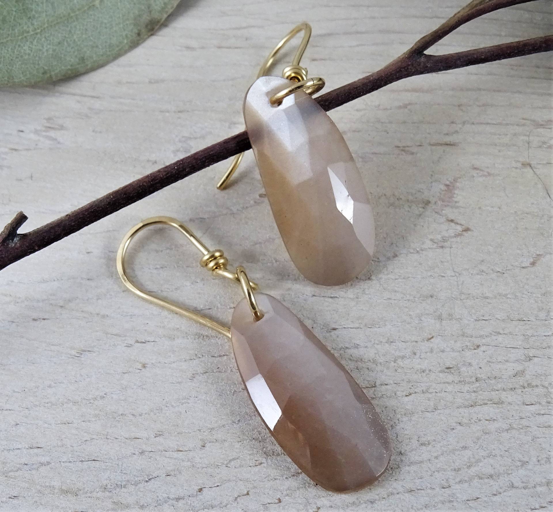 Pfirsich Mondstein Ohrringe | 14K Gold Filled Ohrhänger Vergoldeter Edelstein Pfirsich Mondstein Ohrringe | 14K Gold Filled Ohrhänger Vergoldeter Edelstein von AnnieRandlett