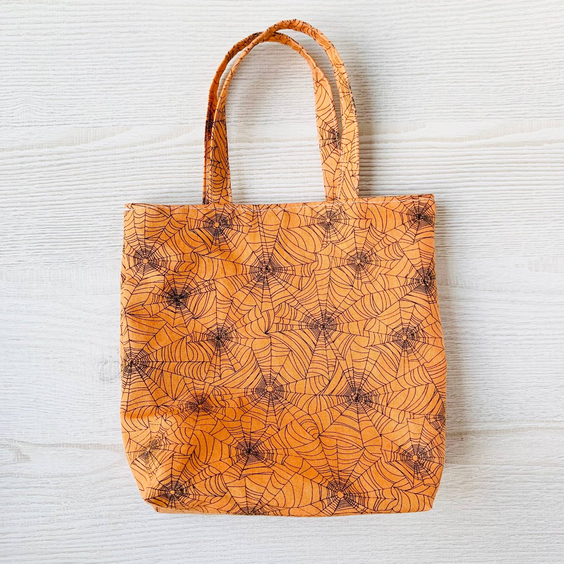 Halloween Trick Or Treat Bag - Spinnen Orange von AnnieThornalley