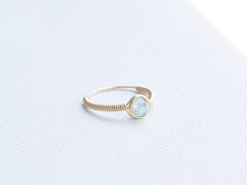 Aquamarin Ringe Stein Ring März Birthstone Ring, Draht Wickeln Ringe, Geburtstagsgeschenk Ringe von AnnoCrafts