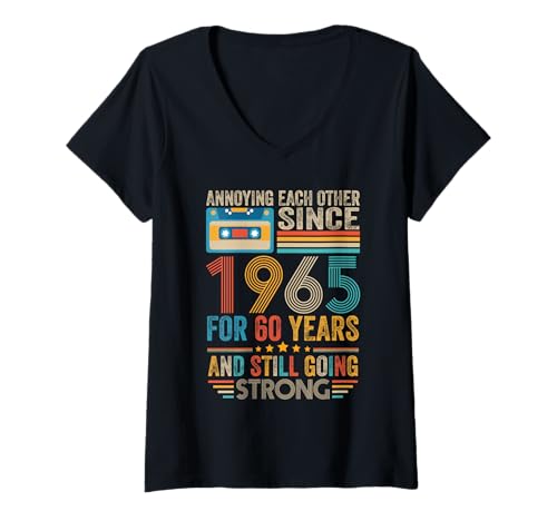 Damen Seit 1965 seit 60 Jahren nervig gegenseitig T-Shirt mit V-Ausschnitt von Annoying Each Other Since 1965 60th Anniversary