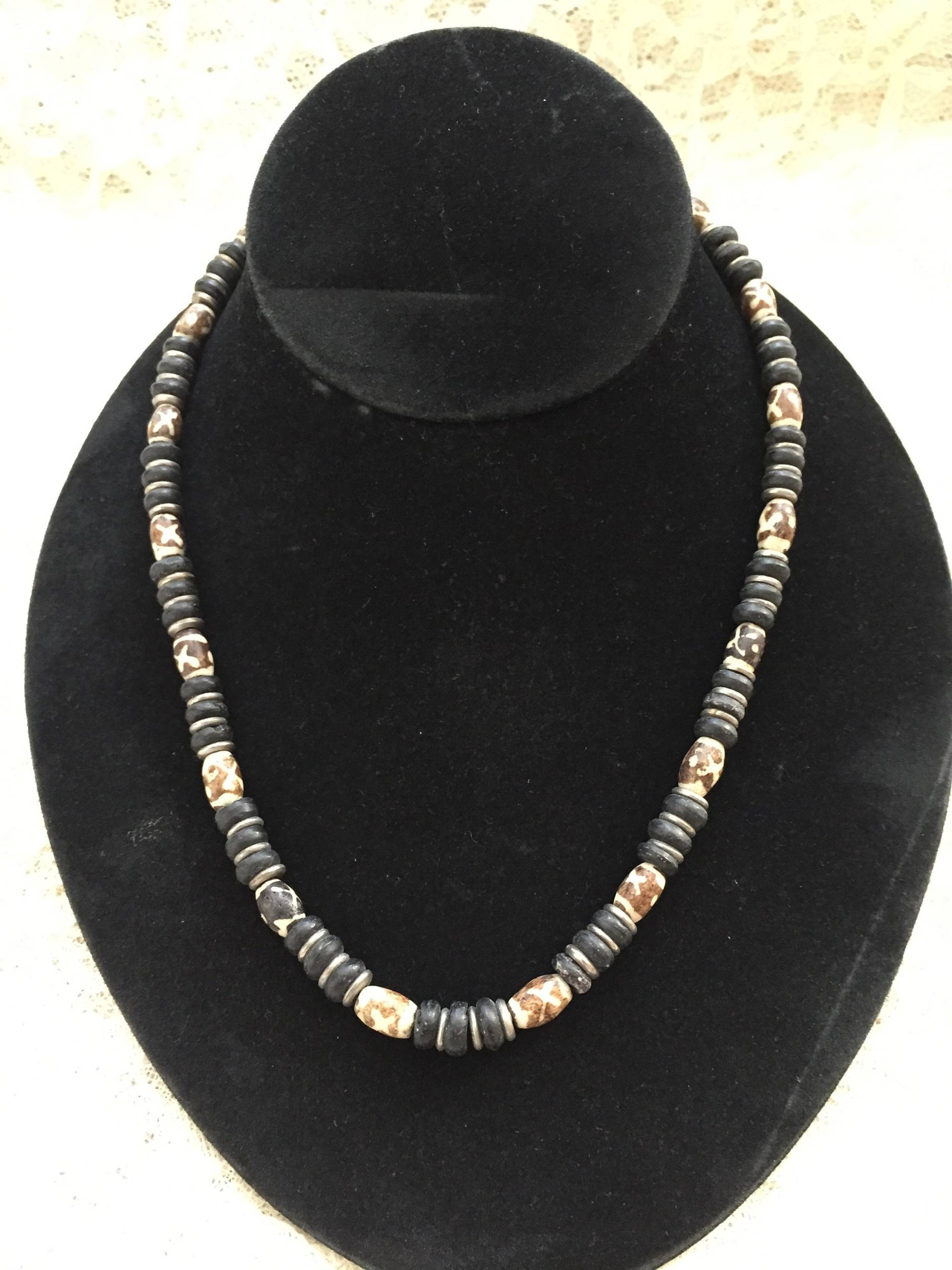 Holz Halskette Herren, Schwarz, Beige Braun Perlen, Silber, Schmuck, Perlen Halskette, Männer Surfer Halsband Unisex # 961 Holz Halskette Herren, Schwarz, Beige Braun Perlen, Silber, Schmuck, Perlen Halskette, Männer Surfer Halsband Unisex # 961 von AnnsUnlimitedAcces