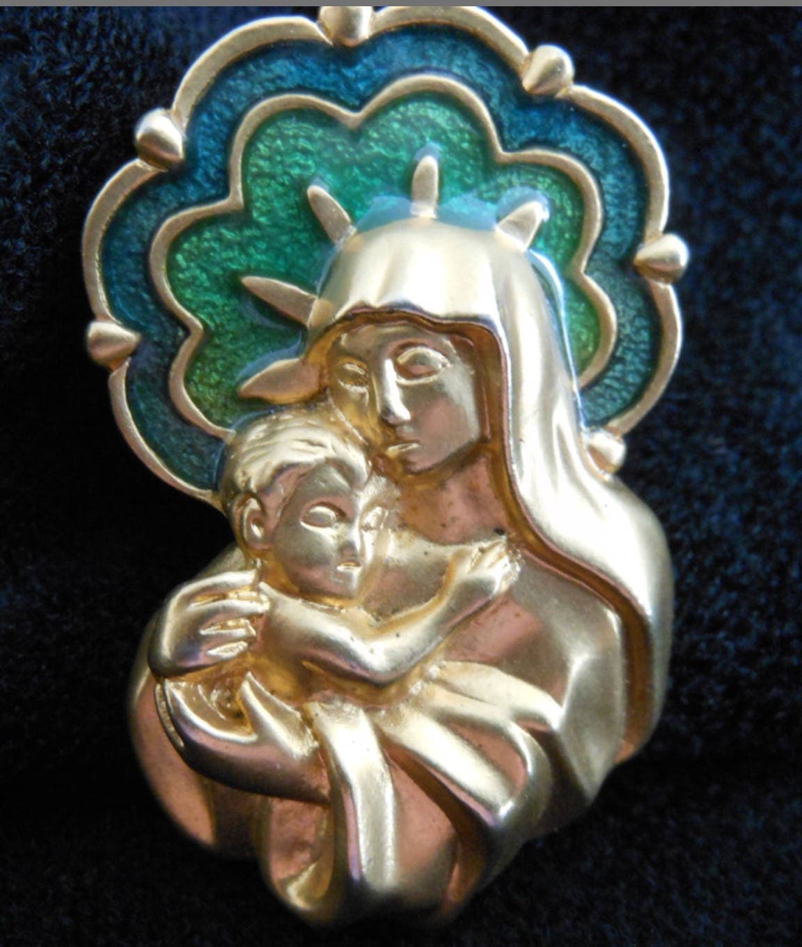 Madonna Gold Ton Tack Pin Brosche Madonna Gold Ton Tack Pin Brosche von AnnsUnlimitedAcces