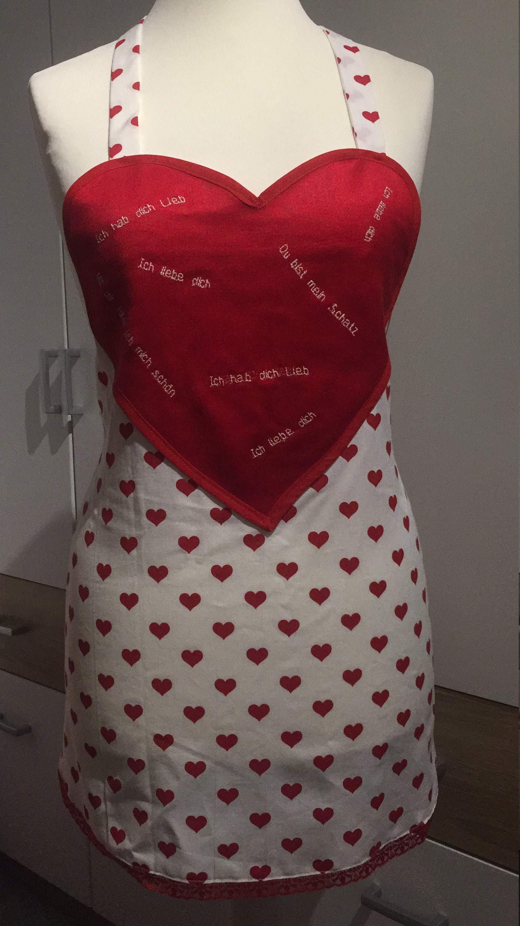 Valentinstag, Schürze, Küchenschürze , Handgefertigt von AnnushkaDe