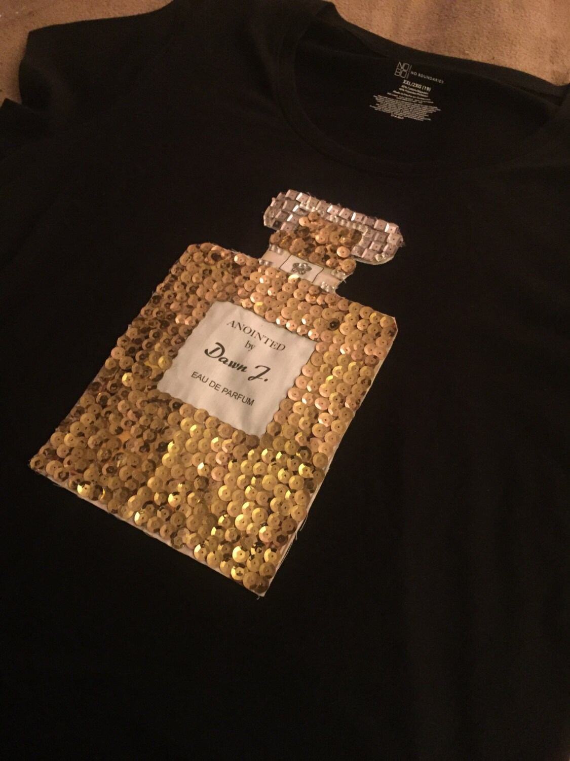 Gesalbteau De Parfum | Schwarz T-Shirt Gesalbteau De Parfum | Schwarz T-Shirt von AnointedJewelry
