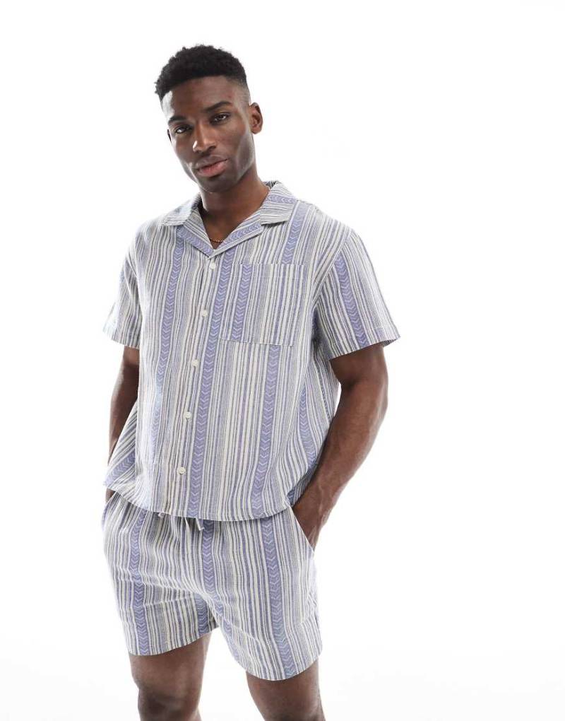 Another Influence - Jacquard-Hemd in Blau mit Reverskragen, Kombiteil von Another Influence