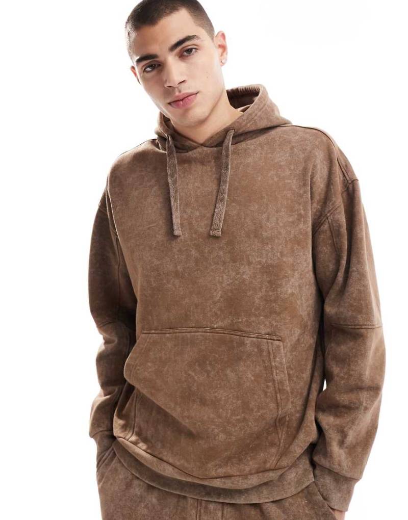 Another Influence - Kapuzenpullover in brauner Acid-Waschung von Another Influence