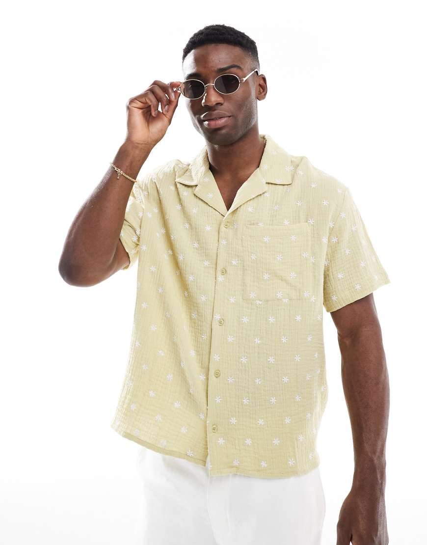 Another Influence - Kastiges besticktes Hemd aus doppelter Gaze in Salbeigrün von Another Influence